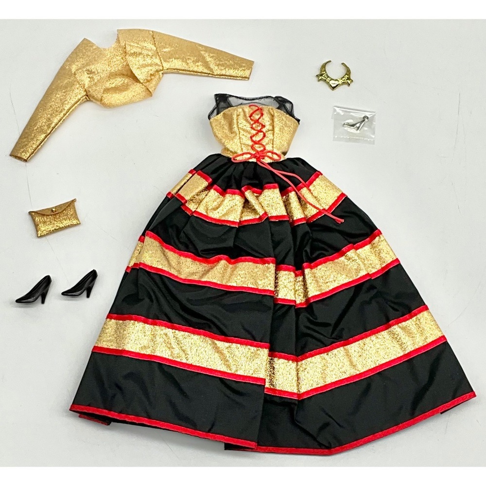 1993 Barbie Haute Couture 10768 Asst. 10772 (As shown)